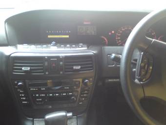 2002 Nissan Gloria Photos