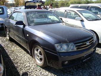 2002 Nissan Gloria Pictures