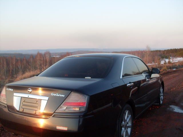 2003 Nissan Gloria