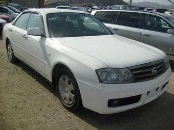 2003 Nissan Gloria Images