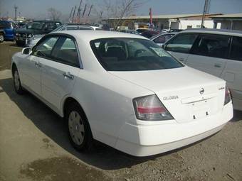 2003 Nissan Gloria Pictures