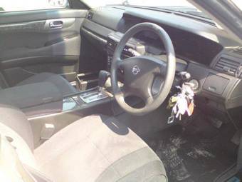 2003 Nissan Gloria Images