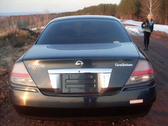 2003 Nissan Gloria Pictures