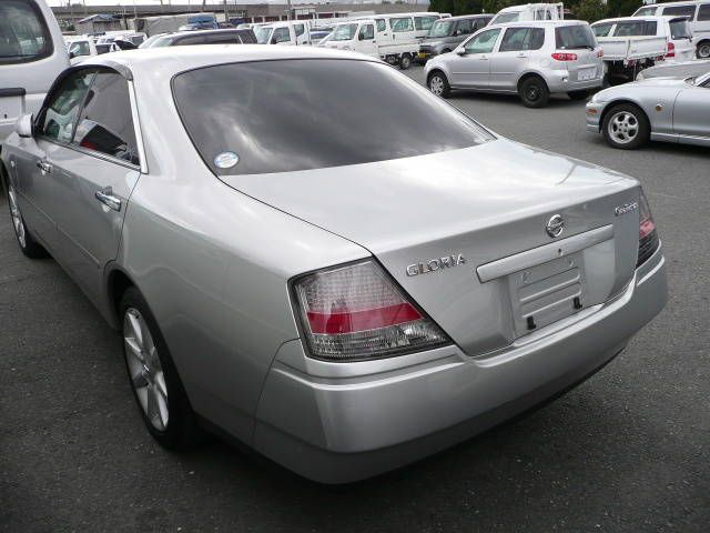 2004 Nissan Gloria