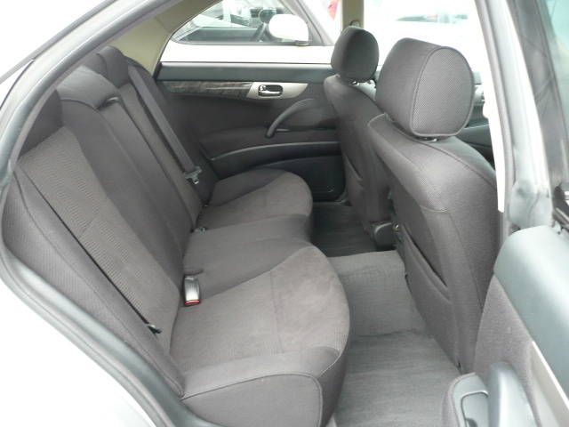 2004 Nissan Gloria