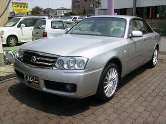 2004 Nissan Gloria Images