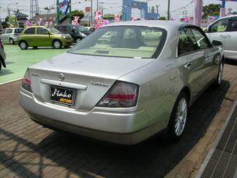 2004 Nissan Gloria Pictures