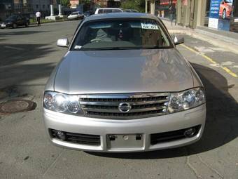 2004 Nissan Gloria Pictures