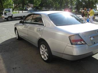 2004 Nissan Gloria Images