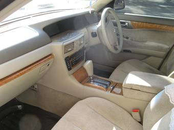 2004 Nissan Gloria Pics