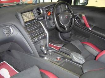 2008 Nissan GT-R Pictures