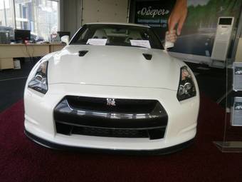 2009 Nissan GT-R Pictures