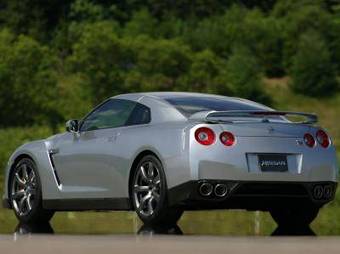 2009 Nissan GT-R Pictures