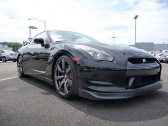 2010 Nissan GT-R Photos