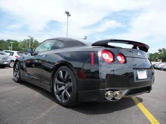 2010 Nissan GT-R Photos