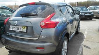 2010 Nissan Juke Photos