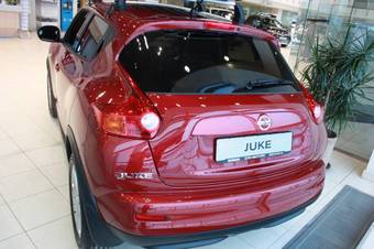 2011 Nissan Juke Photos