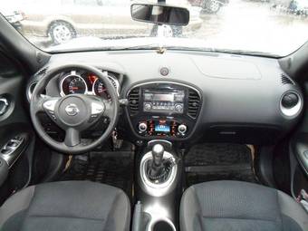 2011 Nissan Juke Images