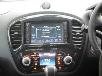 2011 Nissan Juke Photos