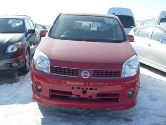 2004 Nissan Lafesta Images