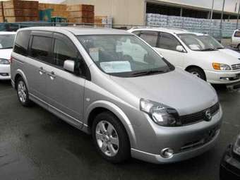 2005 Nissan Lafesta Images