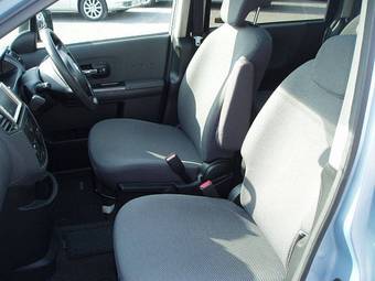 2005 Nissan Lafesta Pictures