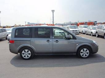 2005 Nissan Lafesta Images