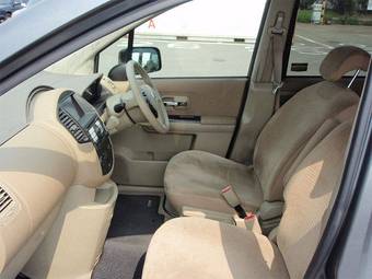 2005 Nissan Lafesta Pictures