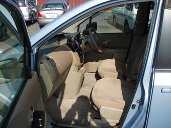2005 Nissan Lafesta Pictures