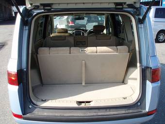 2005 Nissan Lafesta Pictures