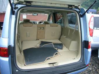 2005 Nissan Lafesta Pictures
