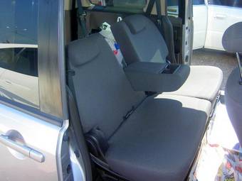 2005 Nissan Lafesta Pictures