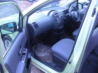 2005 Nissan Lafesta Pictures