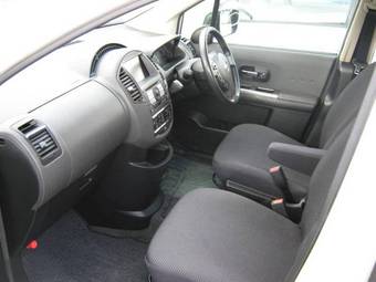 2005 Nissan Lafesta Pics
