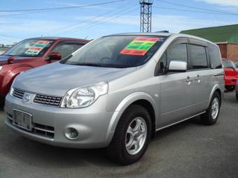 2005 Nissan Lafesta Images