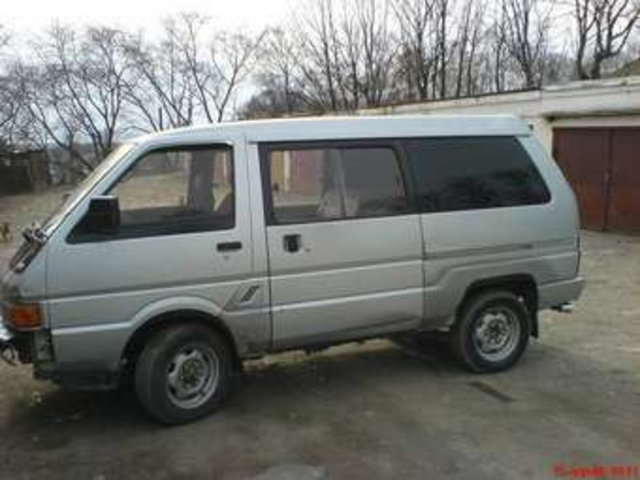 1988 Nissan Largo