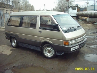 Nissan largo 1990