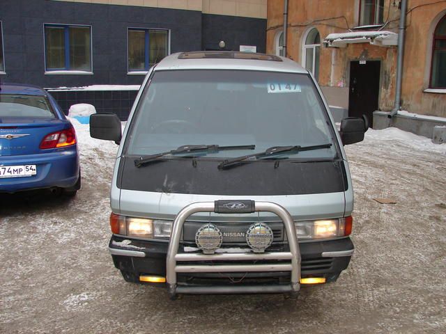 Nissan largo 1990
