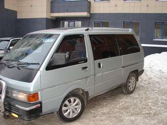 Nissan largo 1990