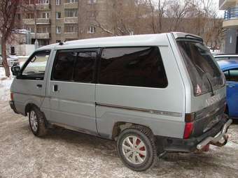 Nissan Largo