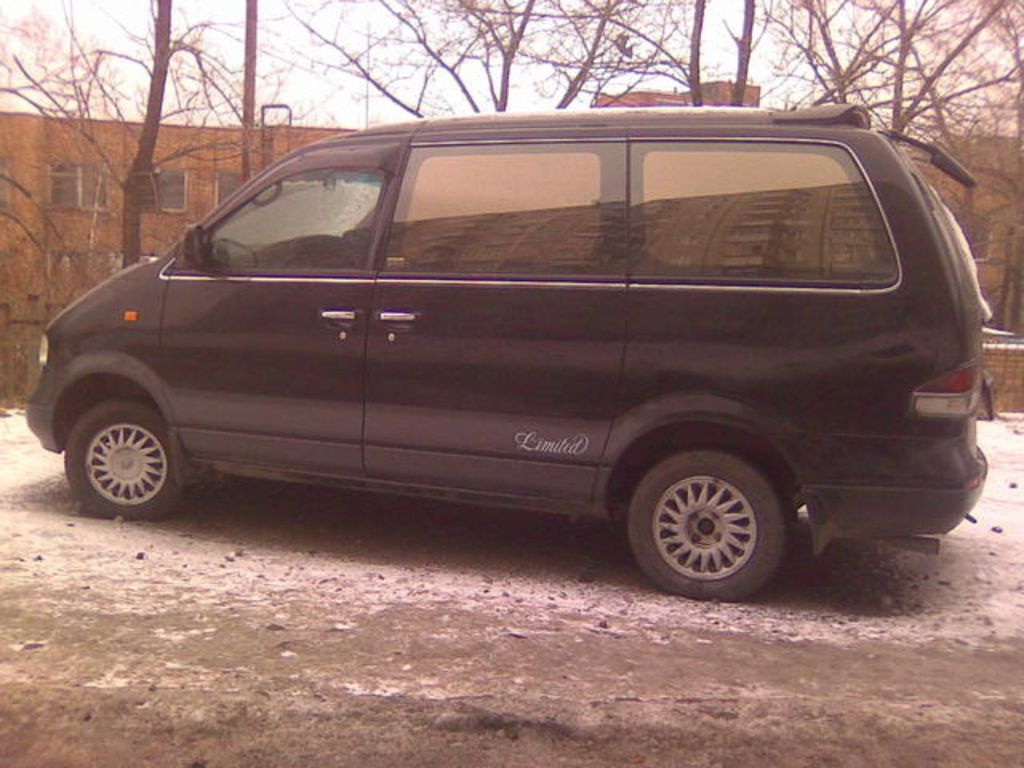 1995 Nissan Largo