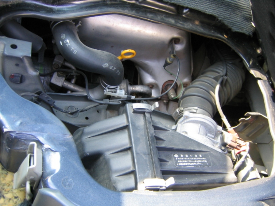1996 Nissan Largo Images