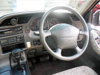 1997 Nissan Largo Photos