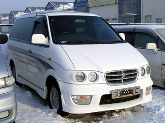 Ниссан ларго фото