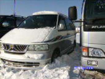 1997 Nissan Largo Photos