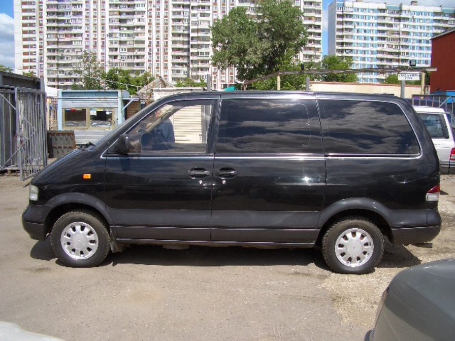 1998 Nissan Largo Photos