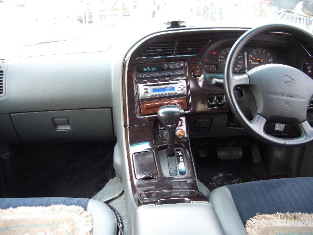 1998 Nissan Largo Pics
