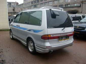 1998 Nissan Largo Images