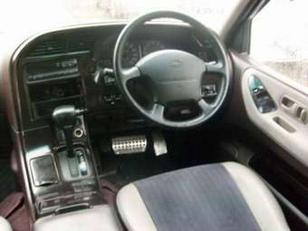 1998 Nissan Largo Photos