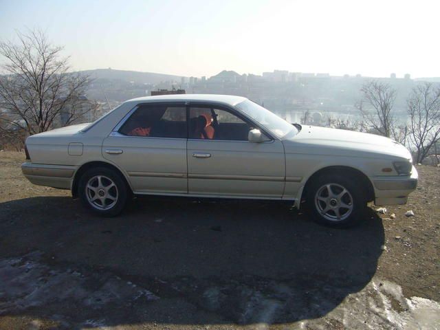 1990 Nissan Laurel